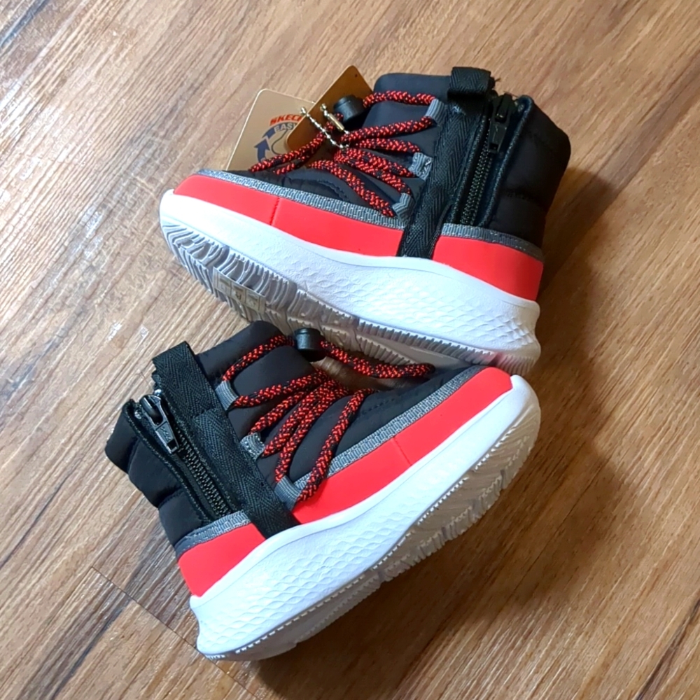 NWT, Skechers snow boots for toddler - Picture 8 of 12